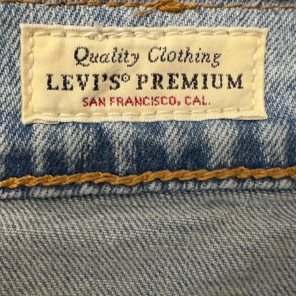 Levi's Premium Denim Bermuda Jean Shorts Size 36 90's Dadcore Jorts Zip Fly - Picture 3 of 6